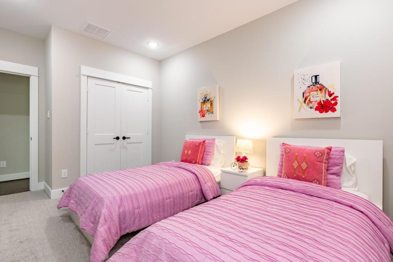 3 Bedroom And 3 Bath We Have Power And Internet Houston Exterior photo