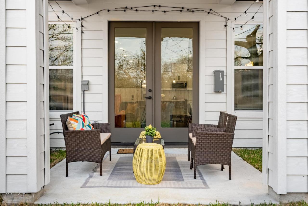 3 Bedroom And 3 Bath We Have Power And Internet Houston Exterior photo